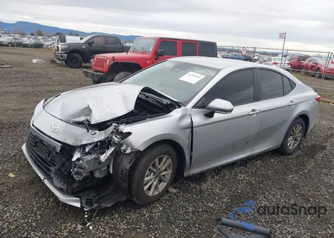 2026 Toyota Camry Le z USA, uszkodzony, nr VIN 4T1DAACK6TU676902